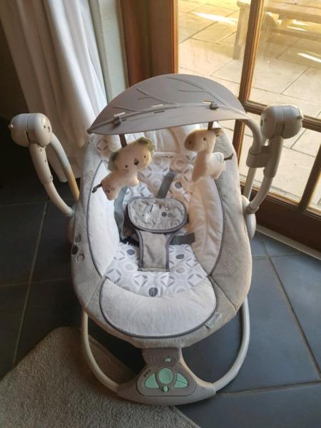 Baby rocker / swing