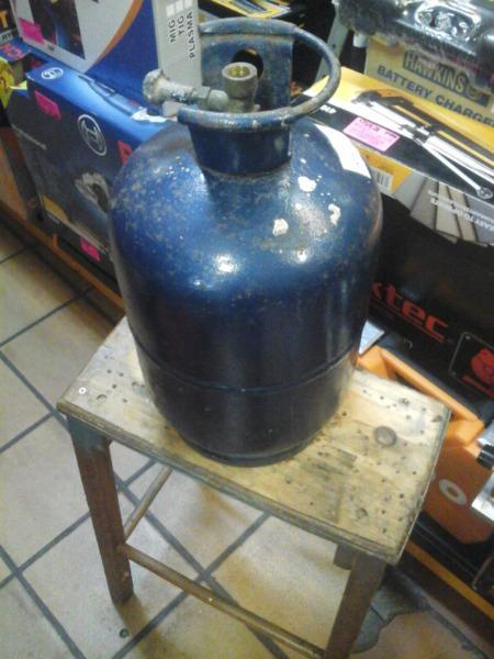 Cadac gas bottle in good condition for sale