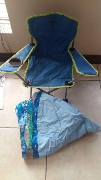 Camp chair + plastic pool