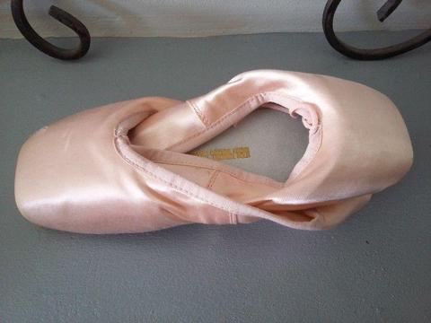 bloch new pointe shoes