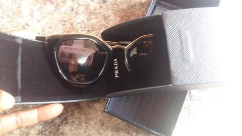 Prada wear eyeglass for ladies