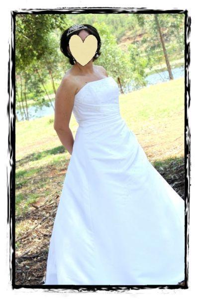 WEDDING DRESS R 3500.00 NEG