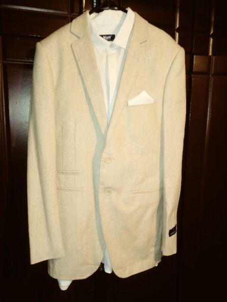 Suit for sale cream size 30/32