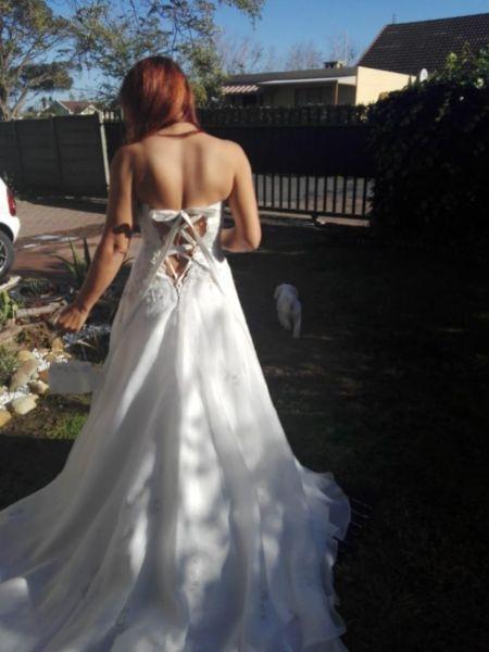 Wedding dress for sale R3 000