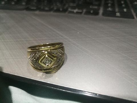 Gold ring with 24 diamonds