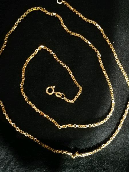 18ct GOLD CHAIN. ,60cm long, weight 9.8gm