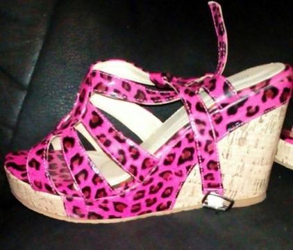 Size 4 pink wedge sandal