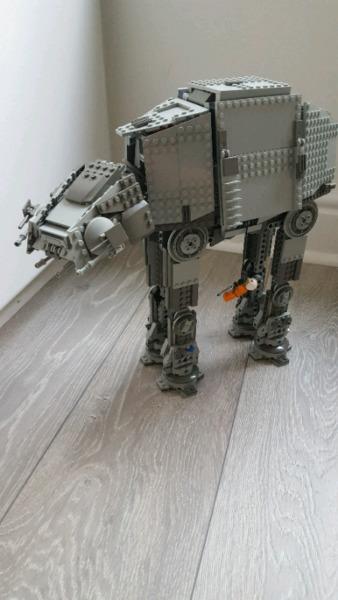 LEGO Star Wars Set 4483: AT-AT (Black Box Version)