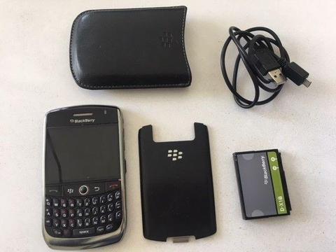 BlackBerry Curve 8900 - Black (No Simlock) - plus Orig. Leather Case, Spare Batteries - Like NEW