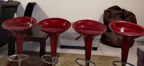 4 rotating adjustable Kitchen stools @R200 per stool