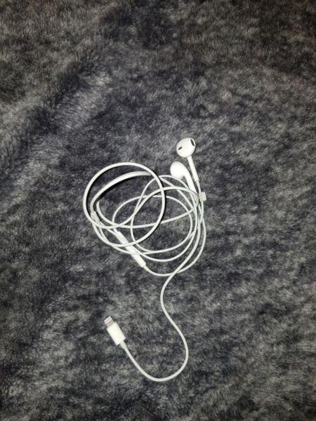 Original Apple iPhone 7 EarPods