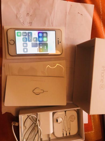 Brand new Gold iPhone SE 32Gb for sale