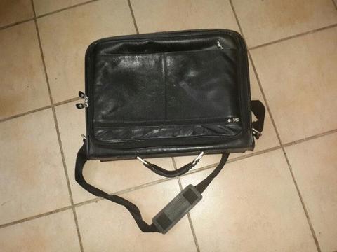 Dell 15.6inch leather laptop bag in very good condition