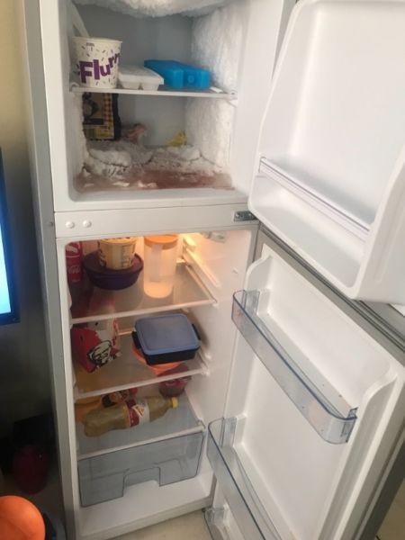 Am selling my hisense fridge It’s in good condition