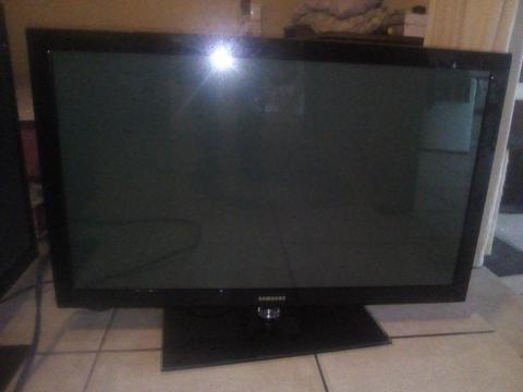 42 inch Samsung Plasma Tv - Spotless - Bargain !!!!!!!