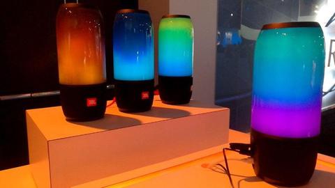 Bluetooth Speaker - Lava Lamp type with changing moving colour effects
