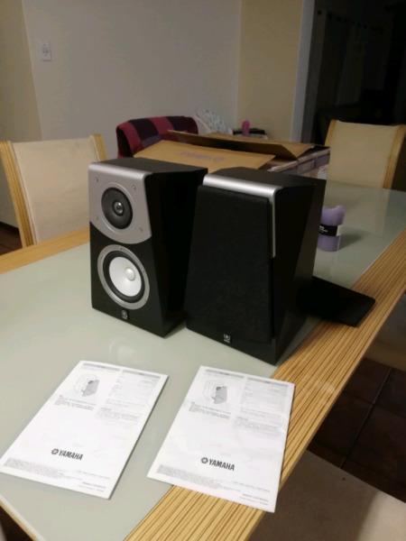 Yamaha soavo 900m bookshelfs speakers