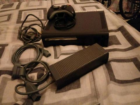 Xbox 360 and 8 Games