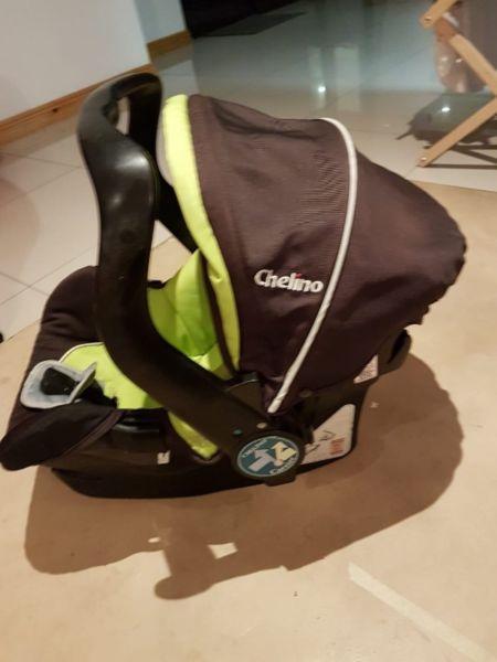 Carry cot / car seat and portable feeding chair combo