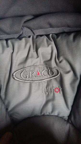 GRACO DELUXE SEAT AND BASE