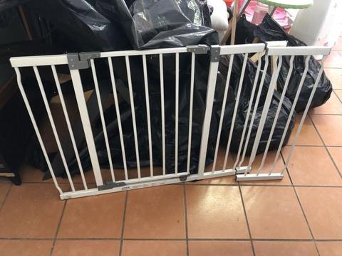 Large baby gate with extension