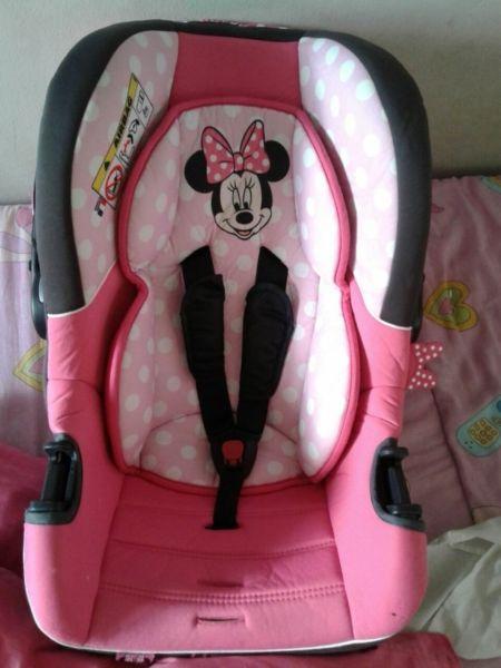 Car seat and campcot 4 sale