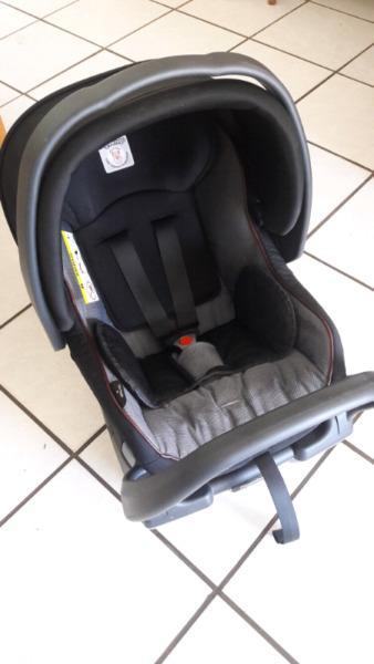 PEG PEREGO CAR CHAIR AND BASE