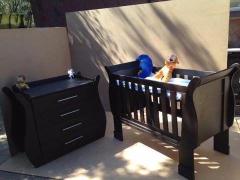 Giveaway Cot and Compactum