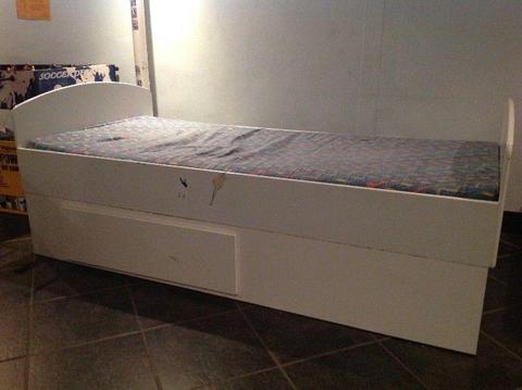Single box bed with mattress