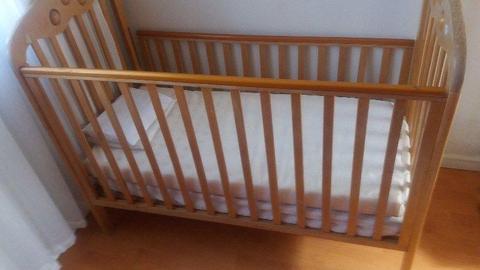 I am selling a Pine Cot
