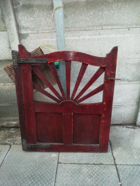 Old wooden gate R650
