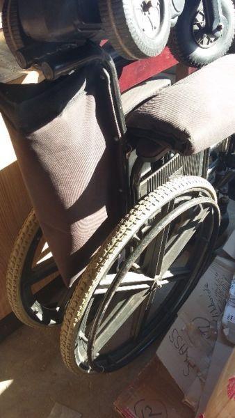 Heavy duty wheelchair