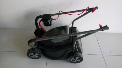 Skil 0710 lawnmover WITH extension cable