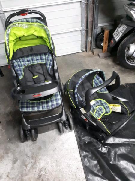 Chelino travel system