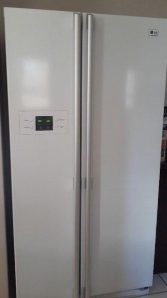 LG Double Door Fridge / Freezer - Excellent Condition!