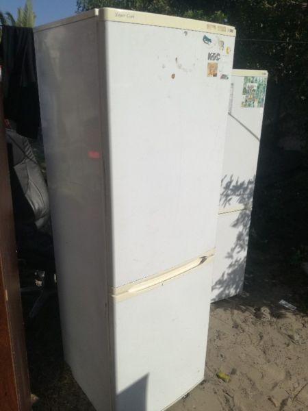 Defy fridge freezer R1600