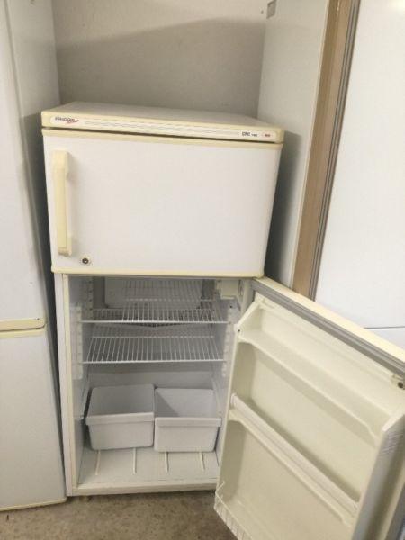 Fridge master fridge freezer R1400