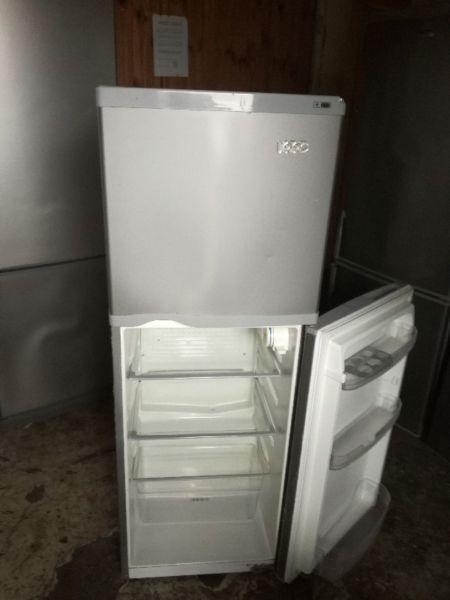Kic fridge freezer R1600