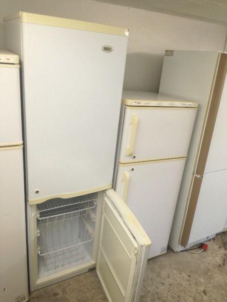 Kic fridge freezer and R1400