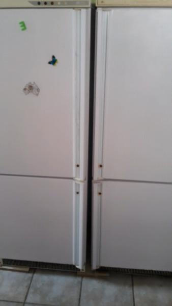 Kelvinator double door fridge/freezer R1500