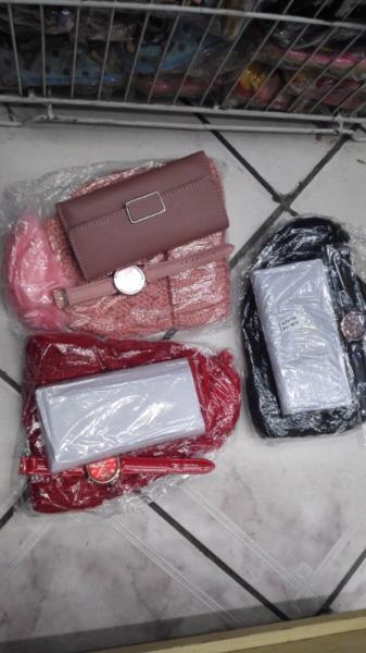 Handbags for sale in bulk