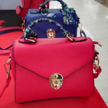 Ladies fashion handbag - Red