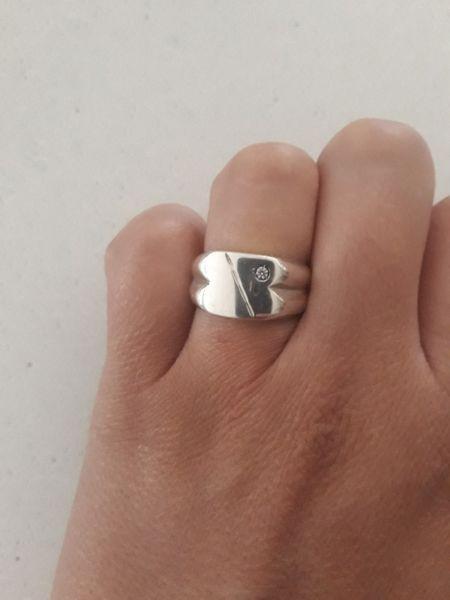 BRAND NEW MEN’S SILVER RING FOR SALE