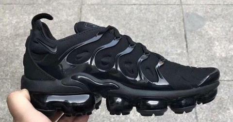 nike vapormax plus