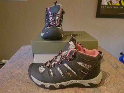 Never used Keen Hiking Boots UK4.5