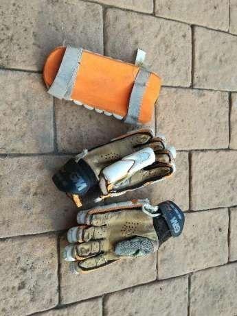 Kids GM Cricket Gloves And Arm Guard (Kids Size) Great For Beginners