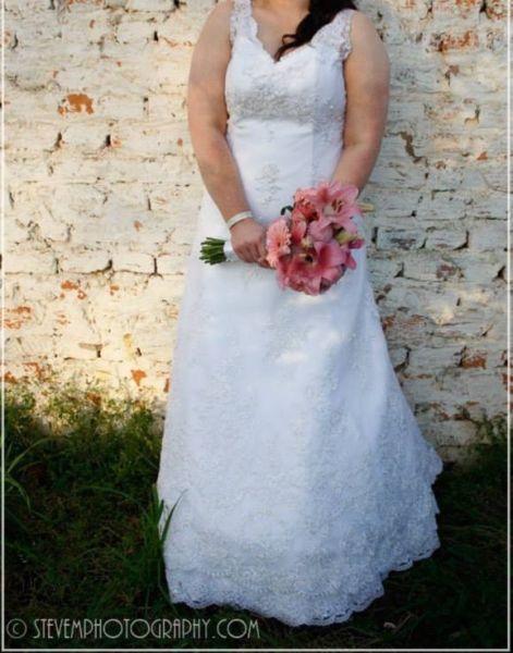 Wedding dress for sale- R4500