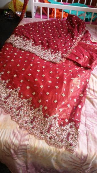 Indian bridal outfit will fit a size 32 - 36 R2500 neg