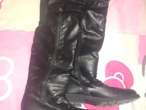 Knee high flat comfy boots size 5