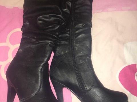 Knee high boots size 5 barely used